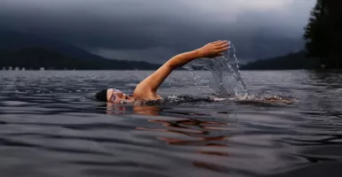 Bahayakah Makan Sebelum Berenang?