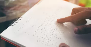3 Fakta Tentang Huruf Braille, Ternyata Sempat Dilarang