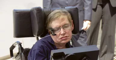 Meski Difabel, Kecerdasan Stephen Hawking Sejajar dengan Einstein
