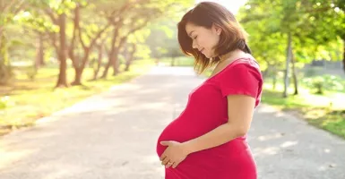 Dokter Tak Anjurkan Ibu Hamil Pakai Makeup, Bisa Picu Kelainan