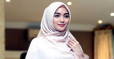 Sederhana dan Kalem, Gaya Hijab Favorit Citra Kirana 