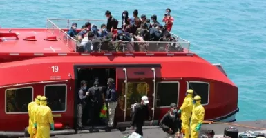 Corona: Dramatis, TNI AL Evakuasi 188 WNI dari Kapal World Dream