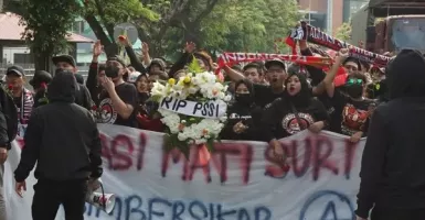 RIP PSSI: Demonstrasi Aliansi Suporter di Stadion Bukit Jalil