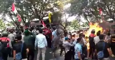 Demo Mahasiswa Ricuh di Cianjur, 15 Mahasiswa Diamankan 