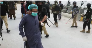 Pakistan Aneh, Dokter Malah Ditangkap Polisi