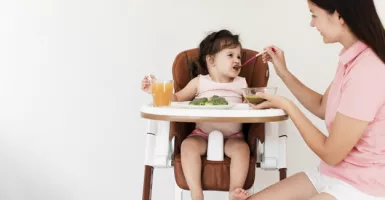 Bunda, Ini Trik Membiasakan Anak Konsumsi Makanan Sehat