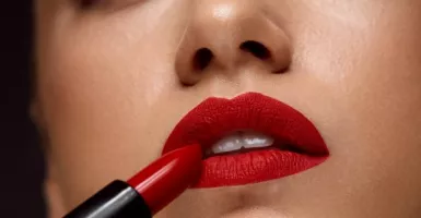Warna Lipstik Tahan 24 Jam Tanpa Touch Up, Simak 6 Tips Ini