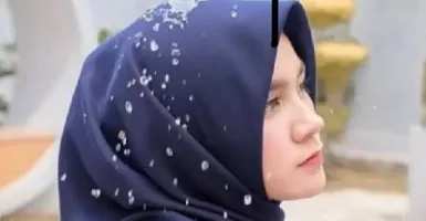 Hijab Antiair, Tak Perlu Risau Lepek Saat Kena Gerimis