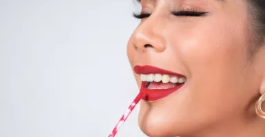 Manfaat Menggunakan Lip Tint, Hasilnya Menggoda Para Pria