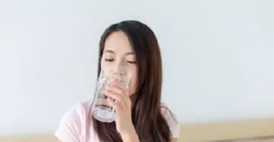 Dahsyat Banget 6 Manfaat Minum Air Putih Setelah Bangun Tidur