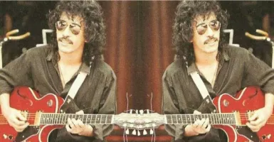 Foto Jadul Iwan Fals Macho Banget, Katanya Mirip Carlos Santana