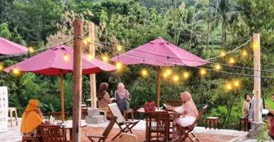 Janji Jiwa Flamboyan, Kafe Terunik di Indonesia