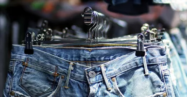 4 Cara Merawat Celana Jeans agar Awet