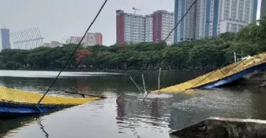 Baru Dibuka Sehari, Jembatan Lengkung Utan Kota Kemayoran Ambruk