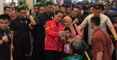 Pak Jokowi Santai Banget, Jalan Ke Mal Botani Square Naik Motor