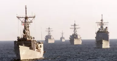 China dan Jepang Rebutan Kepulauan Senkaku, Kapal Perang Saling..