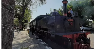 Nikmati Kereta Uap Jaladara di Pusat Kota Solo