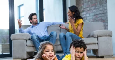 Orang Tua Hendak Bercerai, Lakukan 4 Cara untuk Jelaskan ke Anak