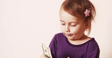 Mom, Setop Kebiasaan 'Menyuap' Anak dengan Uang