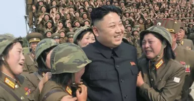 Kim Jong Un Asyik Dikelilingi Selir, Rakyatnya Makan Mayat...