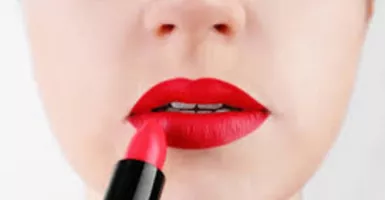 Tahan 14 Jam, Lip Cream Make Over Pas untuk Wanita Karier