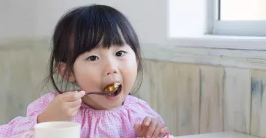 Bunda, Ketahui 3 Dampak Memaksa Anak Menghabiskan Makanannya
