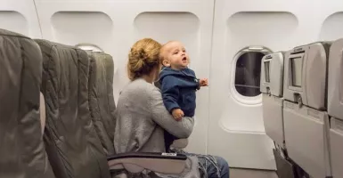 Amankah Ajak Bayi Traveling Jauh? Simak Saran Dokter, Moms!