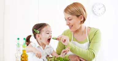 Tularkan 4 Kebiasaan Makan Sehat untuk si Kecil, Dijamin Lahap!