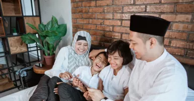 Poros Dunia Akherat, Inilah Peran Ayah dalam Keluarga Versi Islam