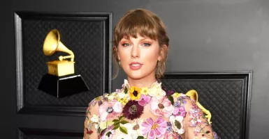 Filosofi Gaun Floral Taylor Swift di Grammy Awards 2021, Wow!