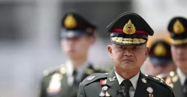 Tangan Besi Panglima Militer Baru Thailand Lindungi Raja