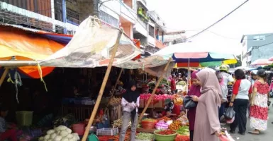 Patut Dicontoh! Pedagang Pasar Kebayoran Lama Kompak Pakai Masker