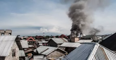 Gagal Lepas Landas, Pesawat Jatuh Menimpa Rumah Penduduk