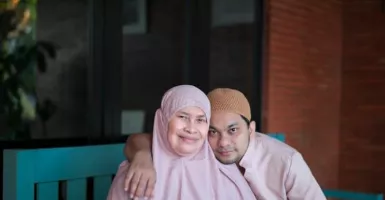 Ingat Mendiang Ibu, Tompi Kecewa dengan Penanganan Covid-19