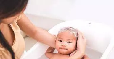 10 Ide Nama Bayi Perempuan Berpotensi Kaya Raya, Catat Moms!