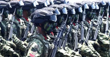 Pengamat: Tolong, Perlakukan TNI Sang Penjaga Negara Lebih Layak