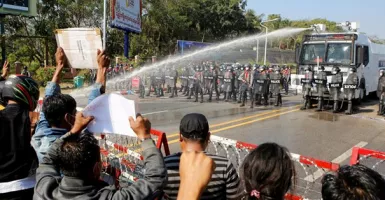 Militer Myanmar Mulai Brutal, Kepala Pendemo Ditembak