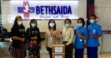 Rivera Cosmetics Membagikan 5.000 Hand Sanitizer ke Rumah Sakit
