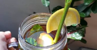 Rutin Minum Teh Campur Lemon Khasiatnya Bikin Melongo