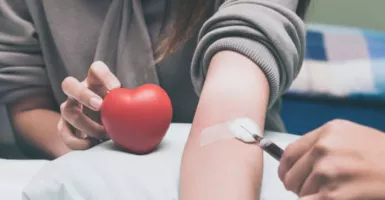 Wanita Melakukan Donor Darah Saat Haid, Apa Boleh?