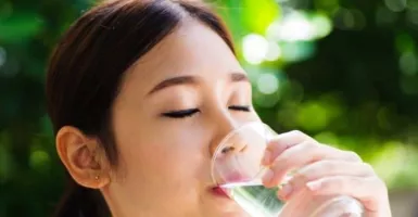 Berat Badan Bisa Turun dengan Diet Minum Air Putih Loh