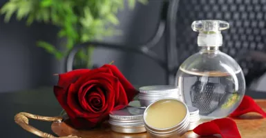 Mana yang Lebih Tahan Lama: Parfum Oles atau Parfum Semprot?