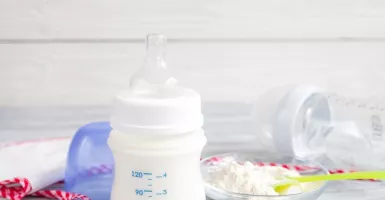 3 Kondisi Medis yang Memperbolehkan Bayi Minum Susu Formula