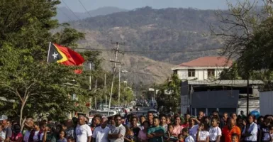 Timor Leste Amburadul, Pemimpinnya Saling Tuding
