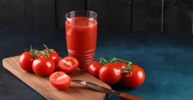 Rutin Minum Jus Tomat Bisa Jadi Pengobatan Hipertensi