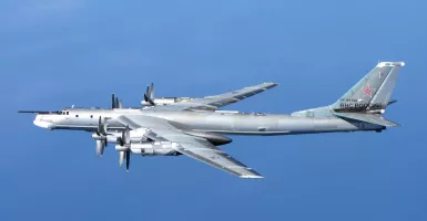 Jet Tempur Nuklir Amerika Dilawan Bomber Kiamat Rusia