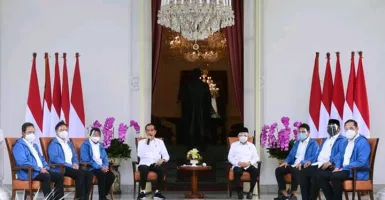 4 Fakta Menarik Jaket yang Dikenakan 6 Menteri Baru Jokowi