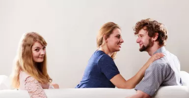 Waspada! 5 Kebiasaan Sepele Ini Bisa Jadi Awal Perselingkuhan