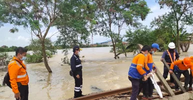 Dampak Banjir Jakarta, Perjalanan KA Wilayah Bandung Dibatalkan