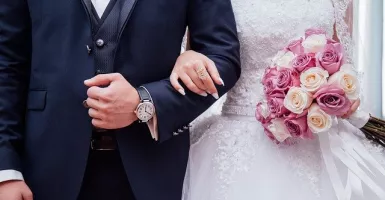 Istriku Mengaku Hamil dengan Orang Lain di Hari Pernikahan Kami